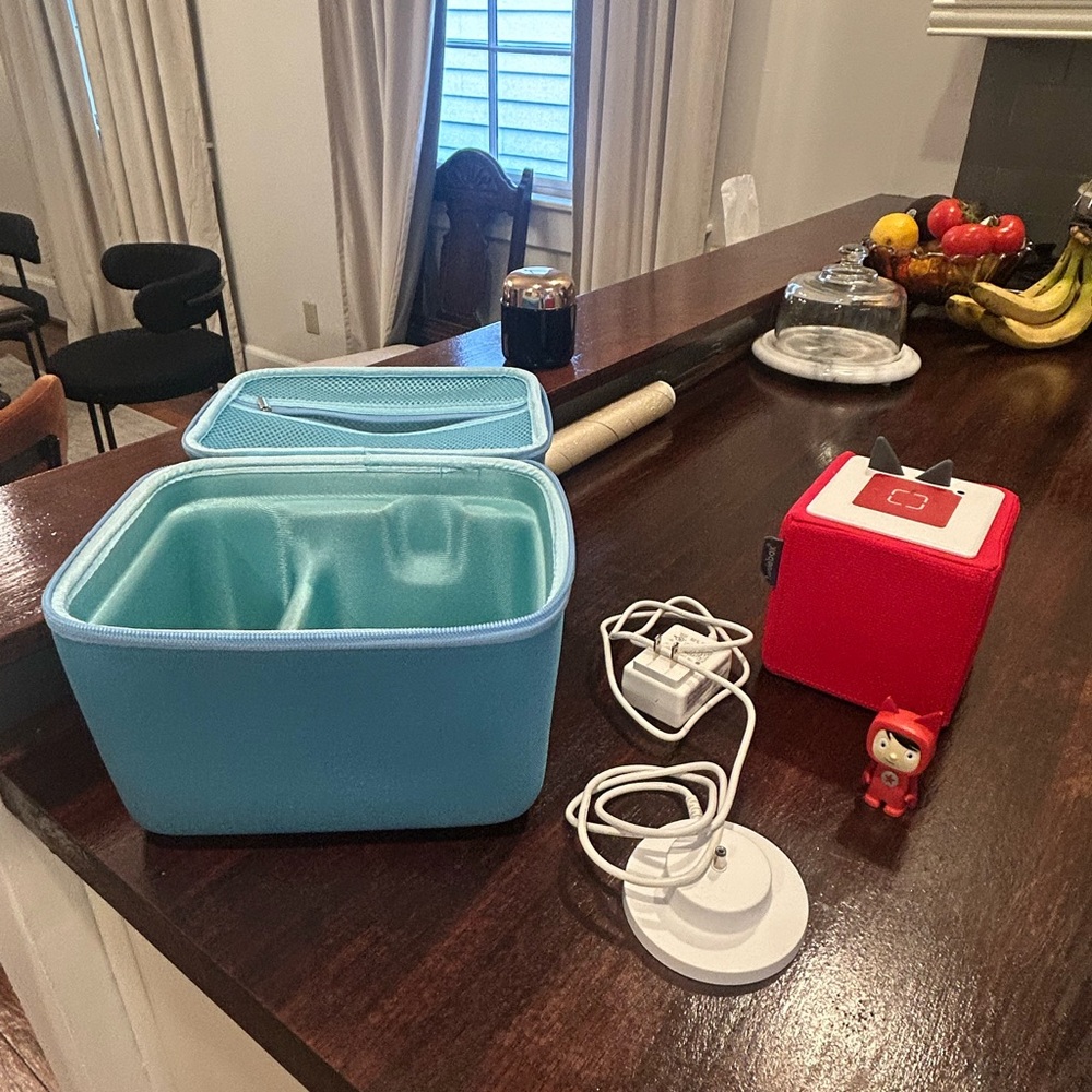 Gen1 Red Tonie Box and Carrying Case